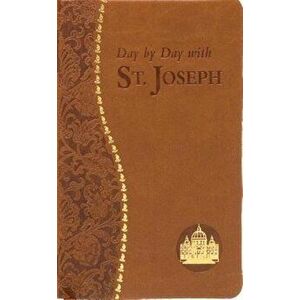 Day by Day with St. Joseph, Paperback - Joseph Champlin imagine