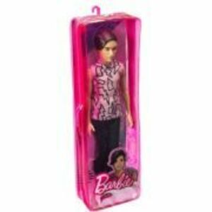 Papusa baiat cu maiou cu imprimeu fulgere Barbie Fashionistas imagine